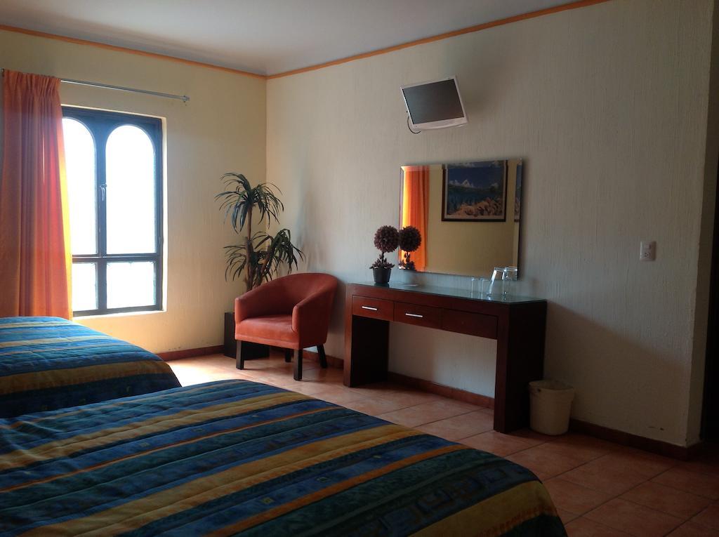 Hotel Plaza Rubio Amatitan 객실 사진